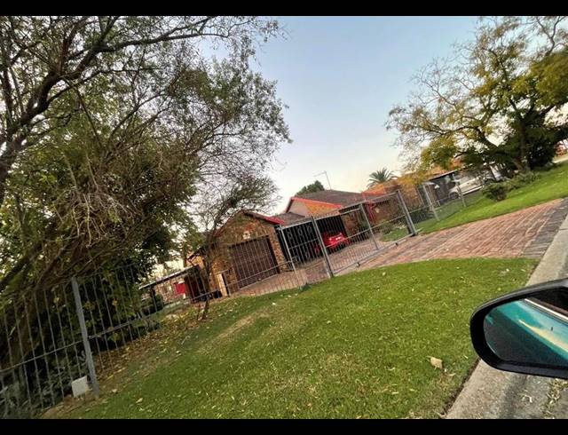 4 BEDROOM HOUSE FOR SALE IN NORKEM PARK